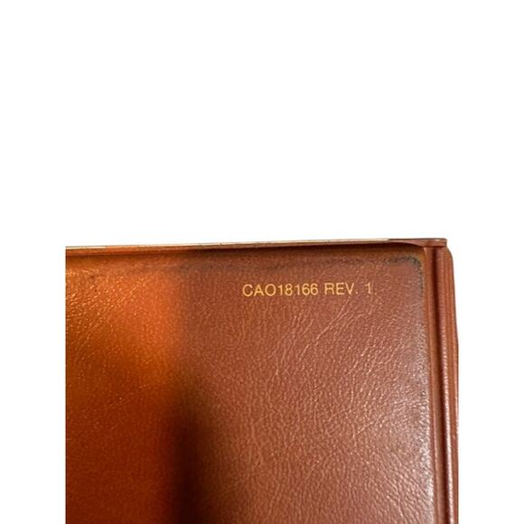 Atari Faux Leather Tan Portfolio Folder Game Holder Case With 4 Games VTG - Picture 3 of 16